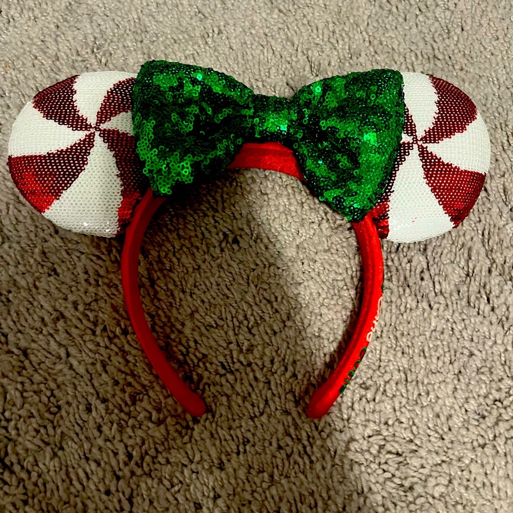 Disney park, Minnie mouse, years Christmas peppermint themed candy